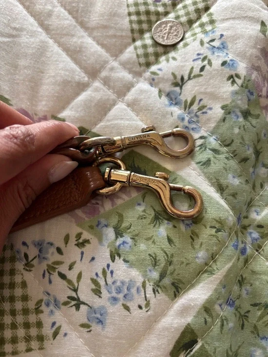 Cuyana Pebbled Leather Crossbody Wallet in Caramel Brown with Gold Hardware - Picture 12 of 16